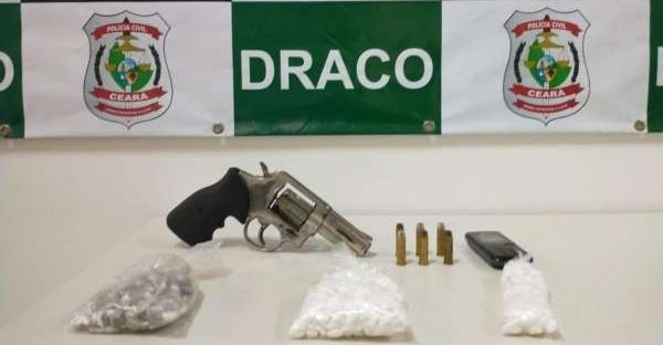 Drogas e arma são apreendidas em ação da Draco na Capital