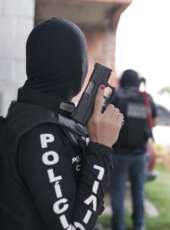 PC-CE cumpre mandados de prisão contra dupla investigada por homicídios na Capital