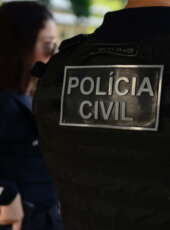 Suspeita de descumprir medidas protetivas contra a mãe é presa pela PC-CE em Cedro