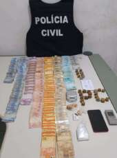 PCCE apreende drogas e uma grande quantia em dinheiro durante diligências em Sobral