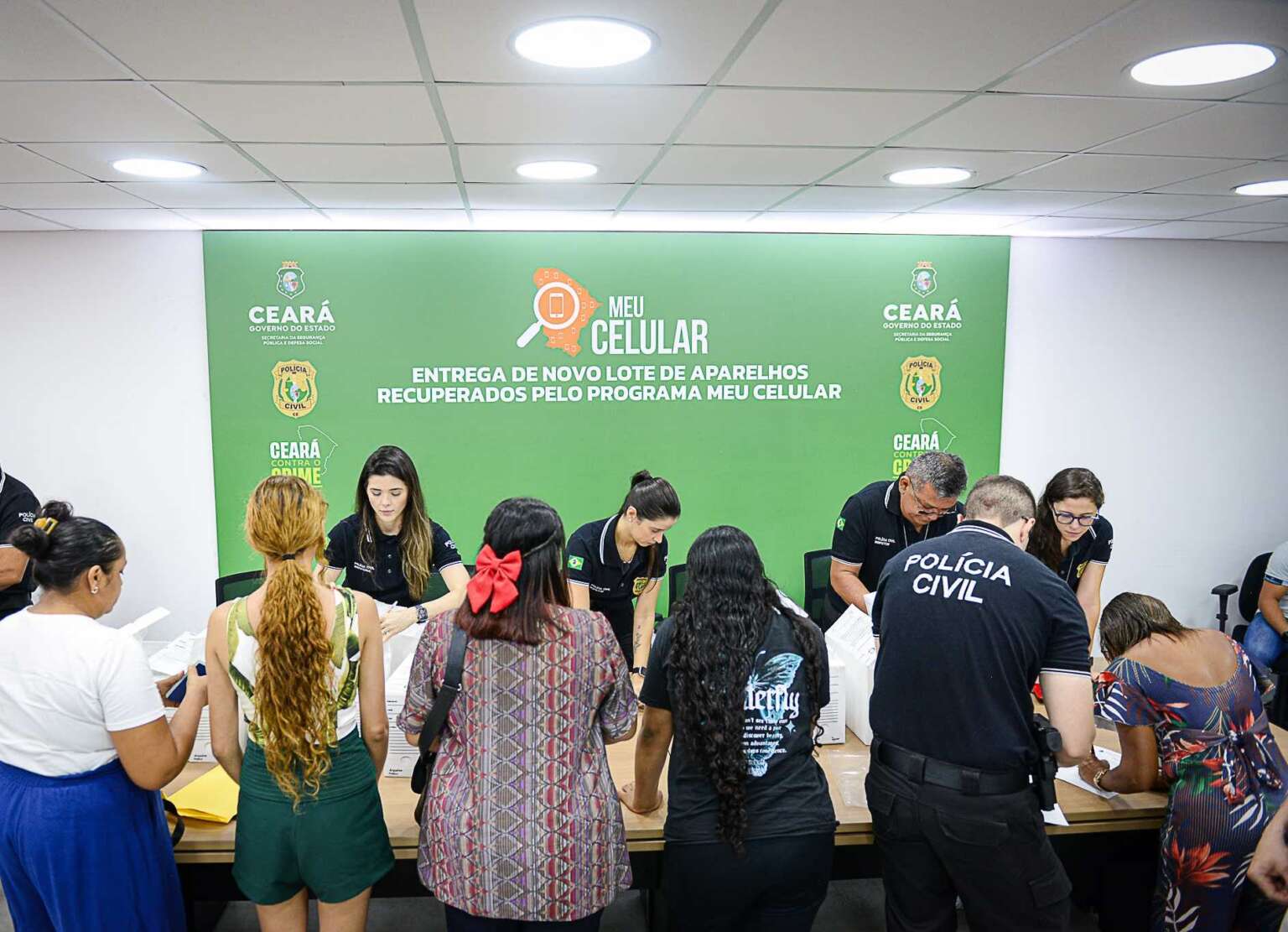Em novo lote do Meu Celular, Governo do Ceará devolve cerca de 1.600 aparelhos recuperados a seus proprietários nesta sexta (16)
