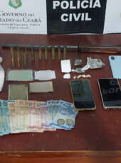 PCCE prende dupla em flagrante em posse de drogas e arma de fogo em Quixeramobim
